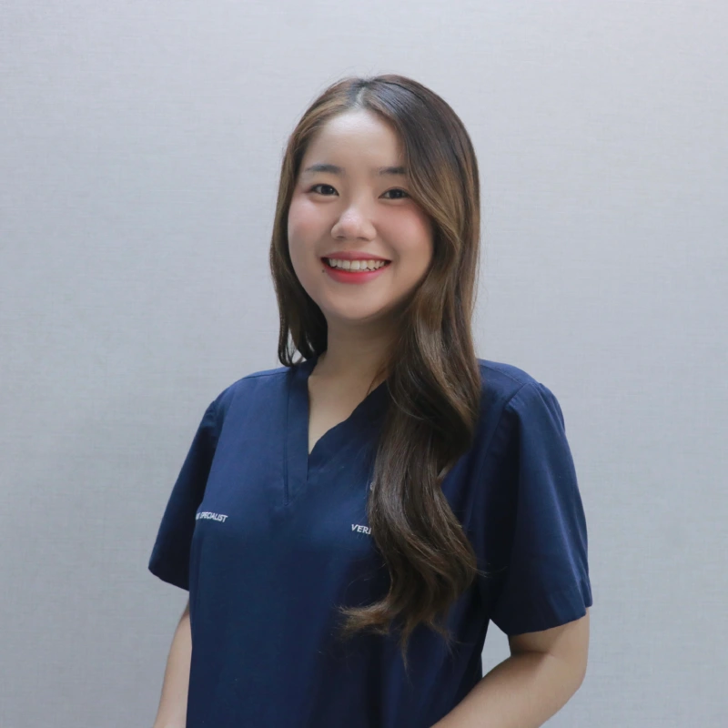 Phongsai Kawee (Kaimook), Therapist