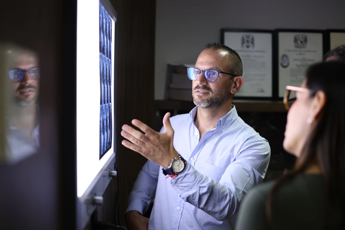 Verita Neuro Medical Directors evaluating a patient’s X-Ray imaging